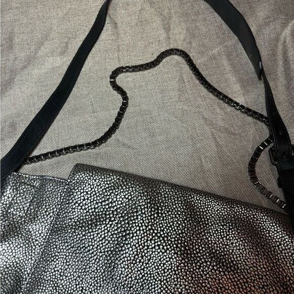 ELIZABETH & JAMES Silver Metallic Pebbled Leather Flap Over Clutch Handbag - Picture 9 of 11